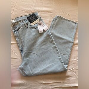 NWT Abercrombie and Fitch Ankle Straight High Rise jeans Size 16 Short
